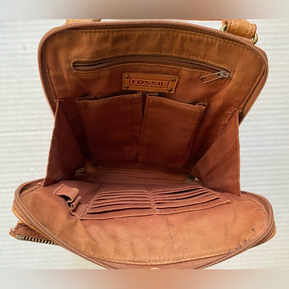 Fossil Explorer Crossbody Natural Tan - Picture 11 of 14